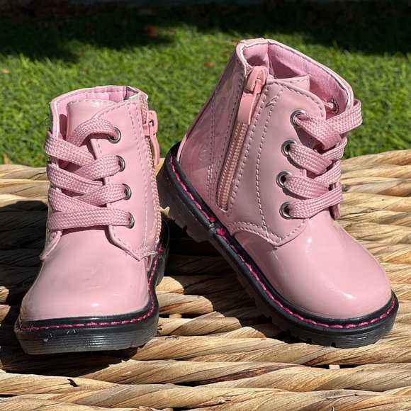 Girls Beautiful Ankle Boots For Winter With Lace up and Zipper Closure - Picture 4 of 6